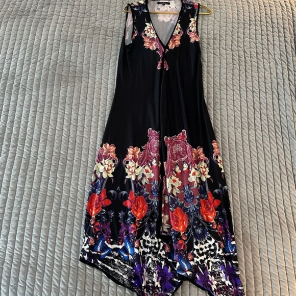 Calessa‎ women’s size Large v-neck with handkerchief style bottom dress - Picture 3 of 10